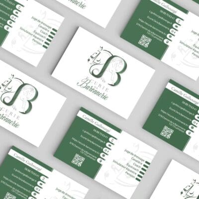 Cartes de visite des Écuries de la Baronnerie, design vert et blanc élégant avec logo et coordonnées.