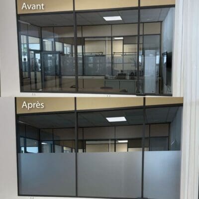 Application de films dépolis sur cloisons vitrées Comparatif avant/après de vitrages de bureau, avec et sans film dépoli.