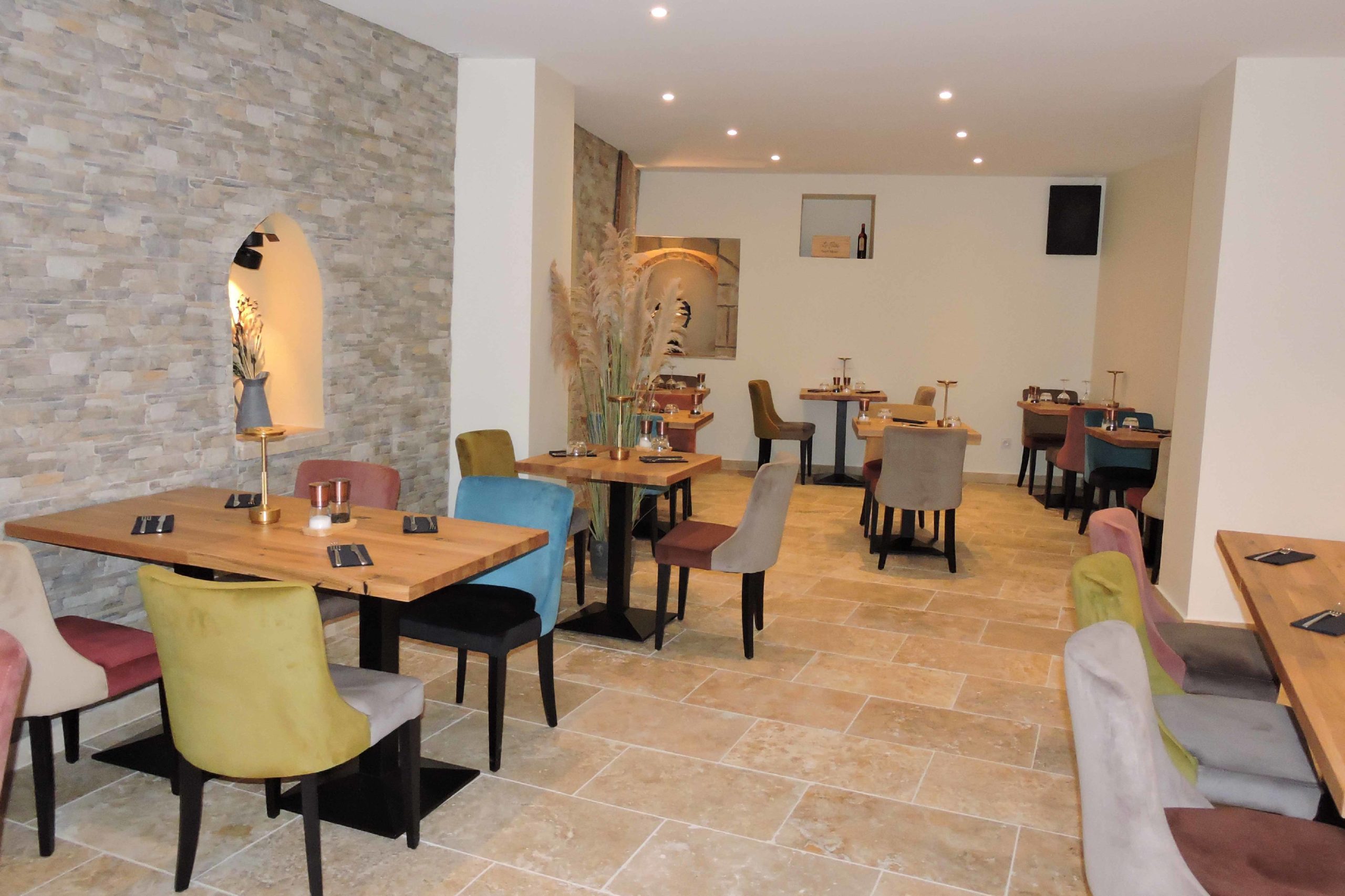 Salle intérieur restaurant le moulin des sens salon de provence-05 Salle intérieur restaurant le moulin des sens salon de provence-05